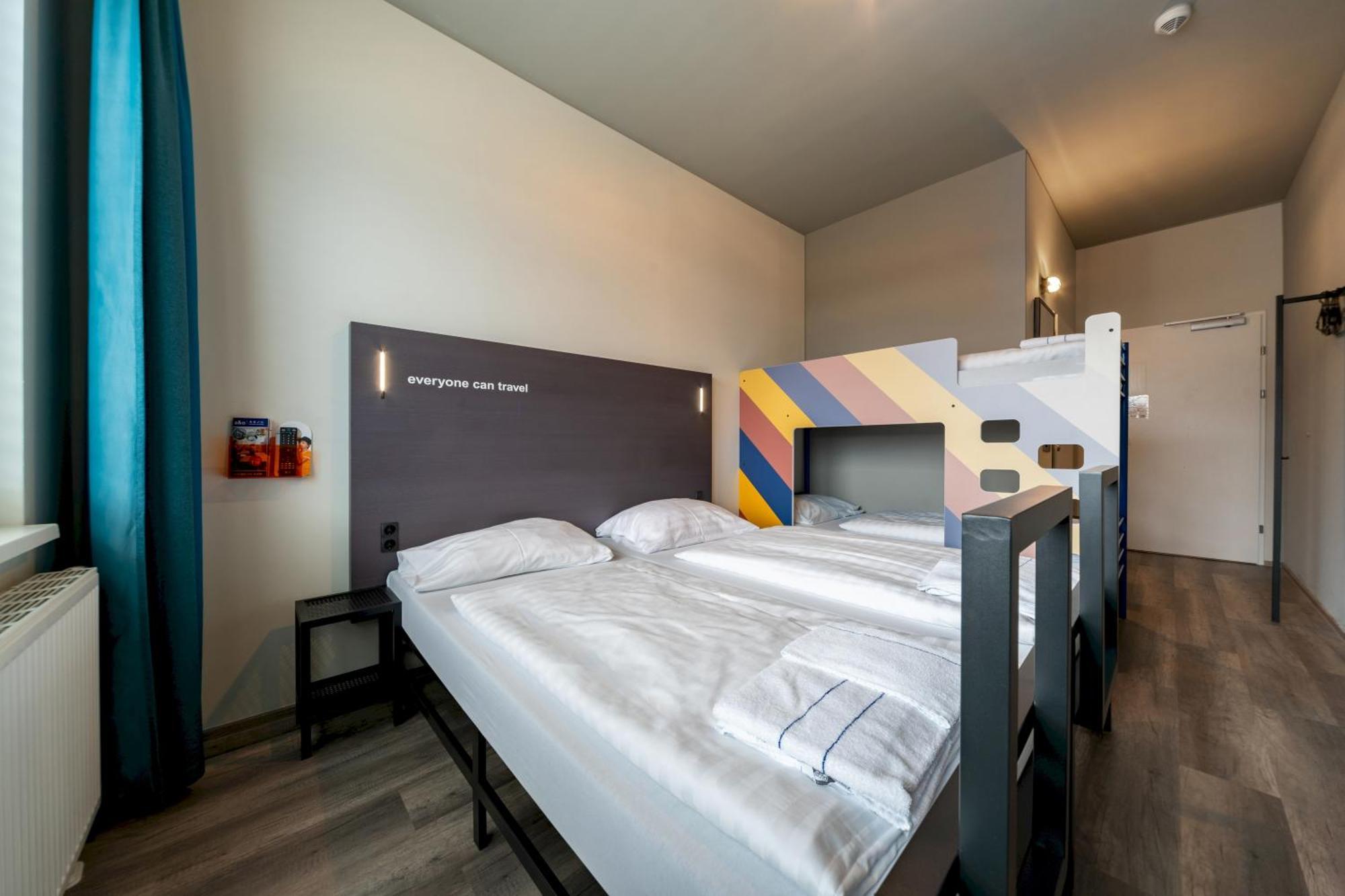 Bed 4-Bed Dormitory Room