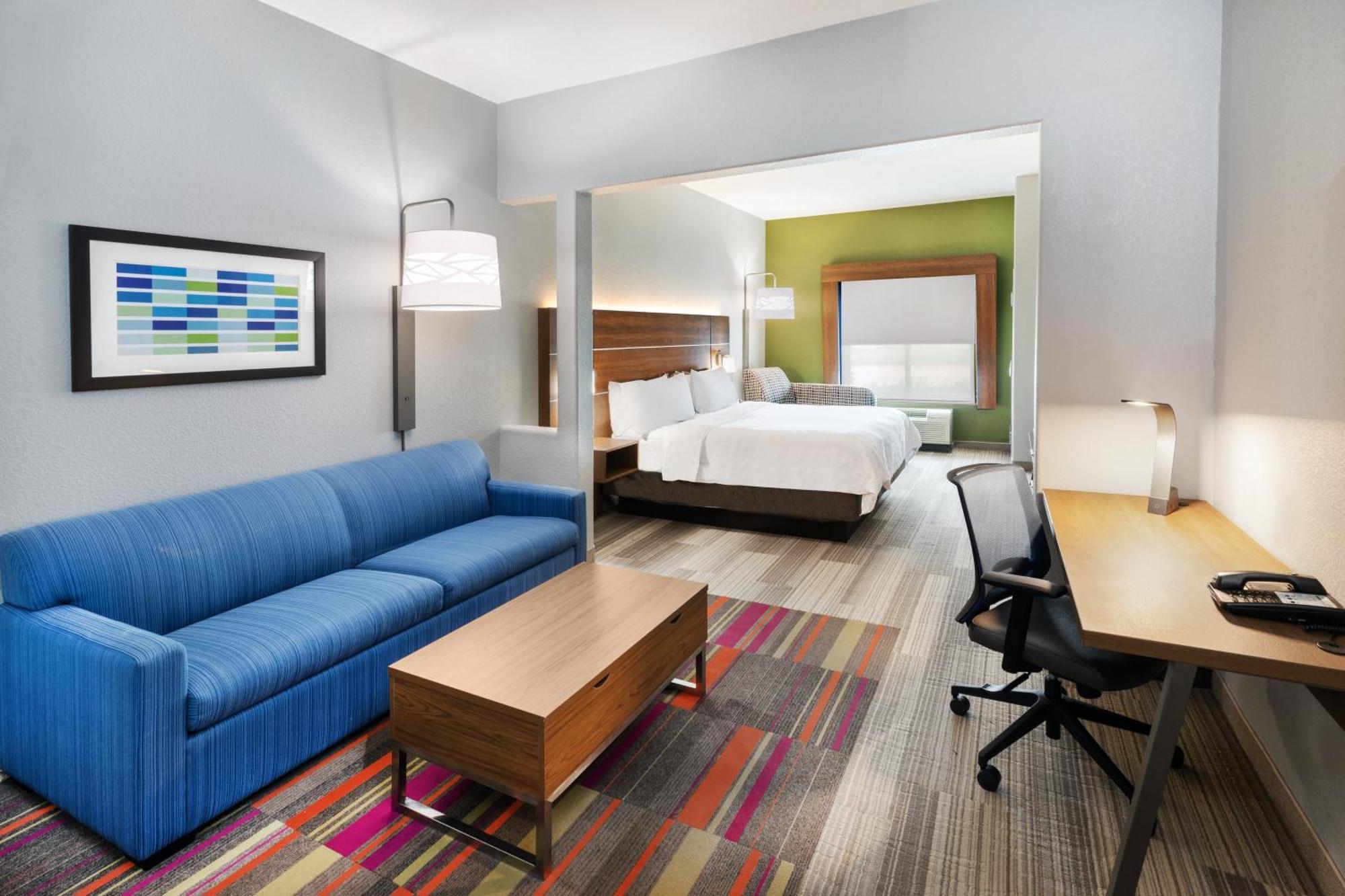 King Suite Communications Mobility Accessible Tub