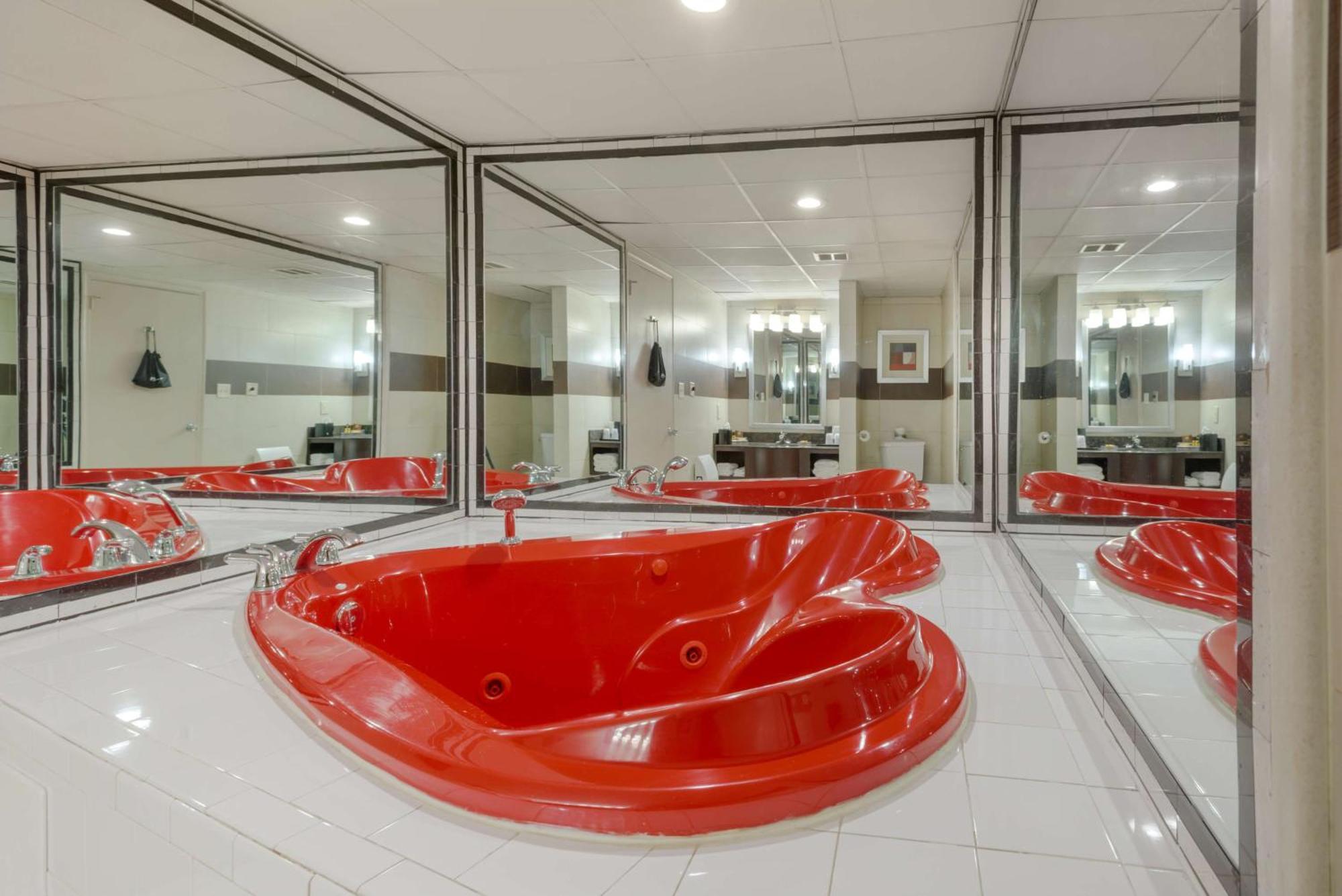 King Room Jetted Tub Non-Smoking