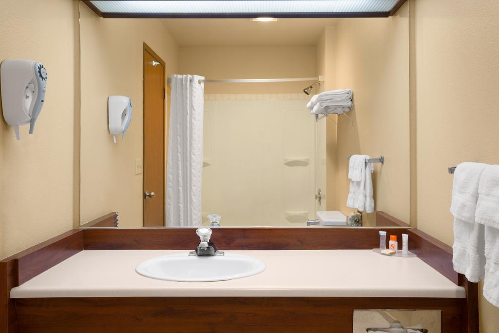 Queen Room Two Queen Beds Pet Friendly or Non-Smoking