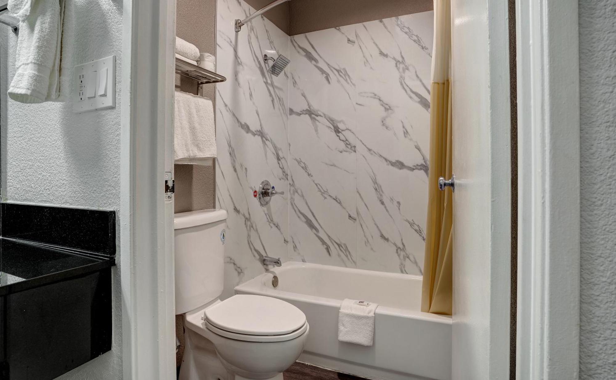 Deluxe Queen Room with Two Queen Beds