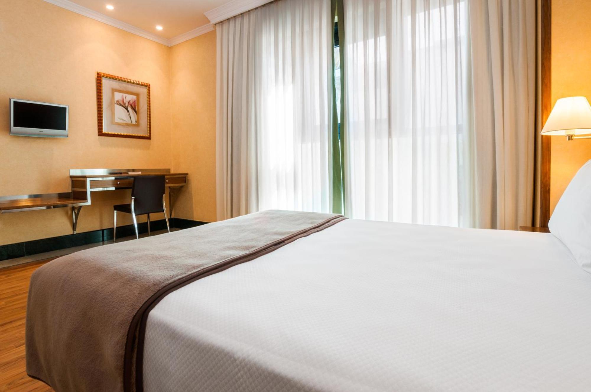 Double Room,1443932695:JPEG