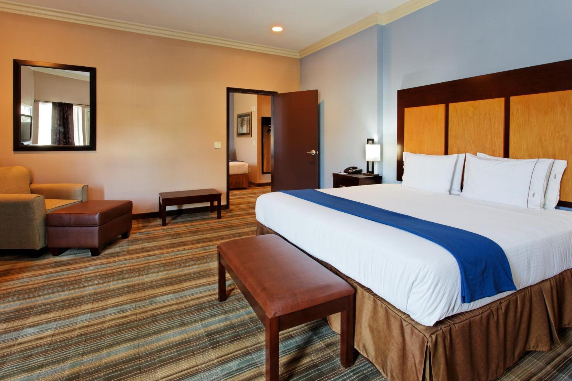 Two-Bedroom Suite with Balcony