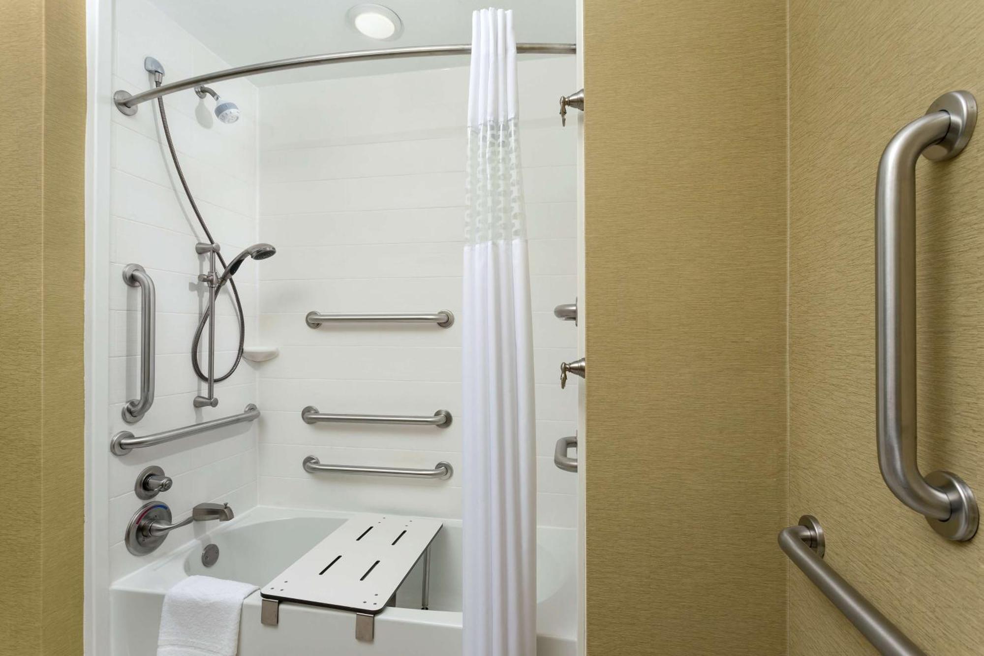 Queen Room with Two Queen Beds - Mobility and Hearing Access/Non-Smoking