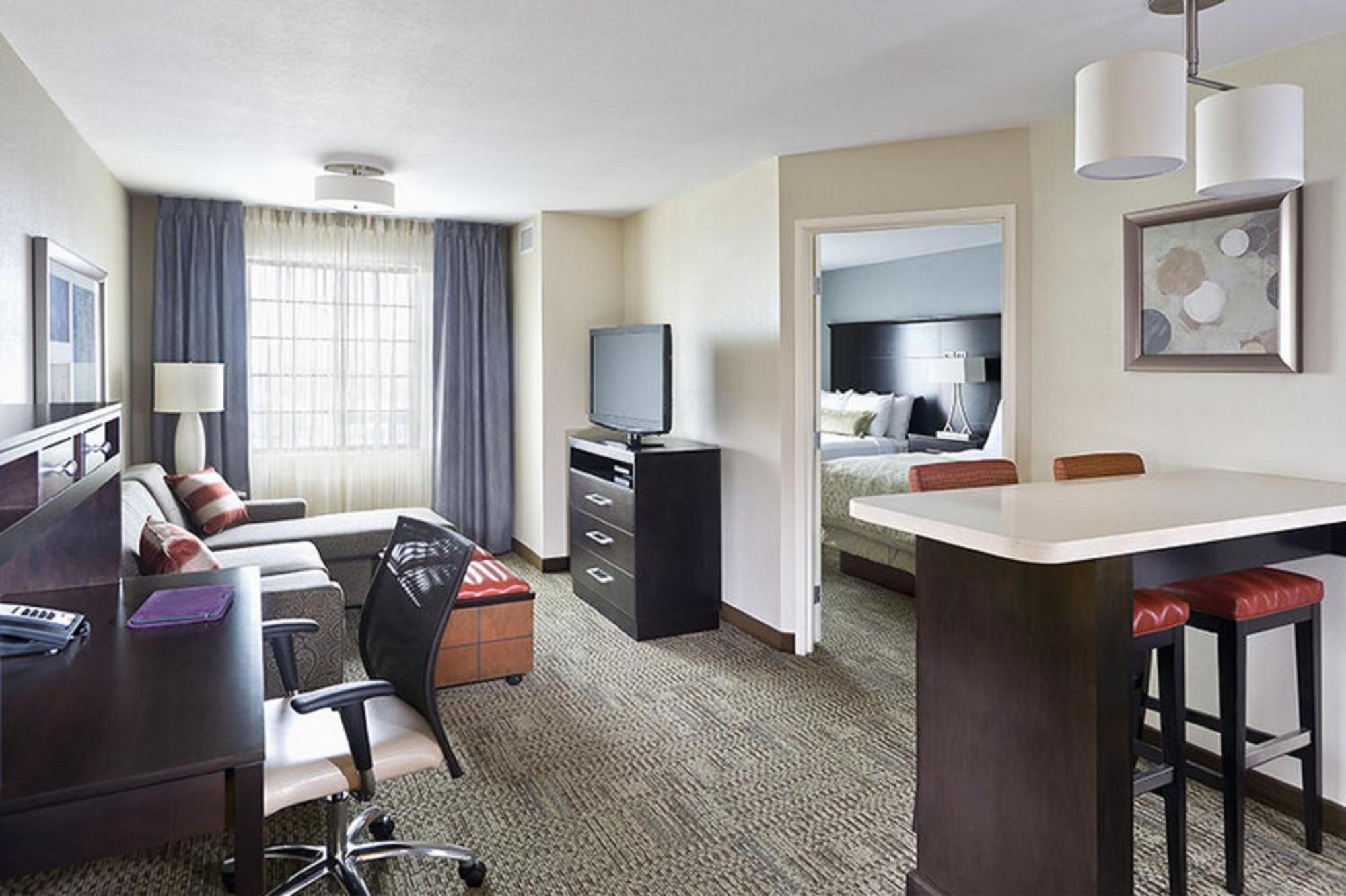 One-Bedroom King Suite,1449842983:JPEG