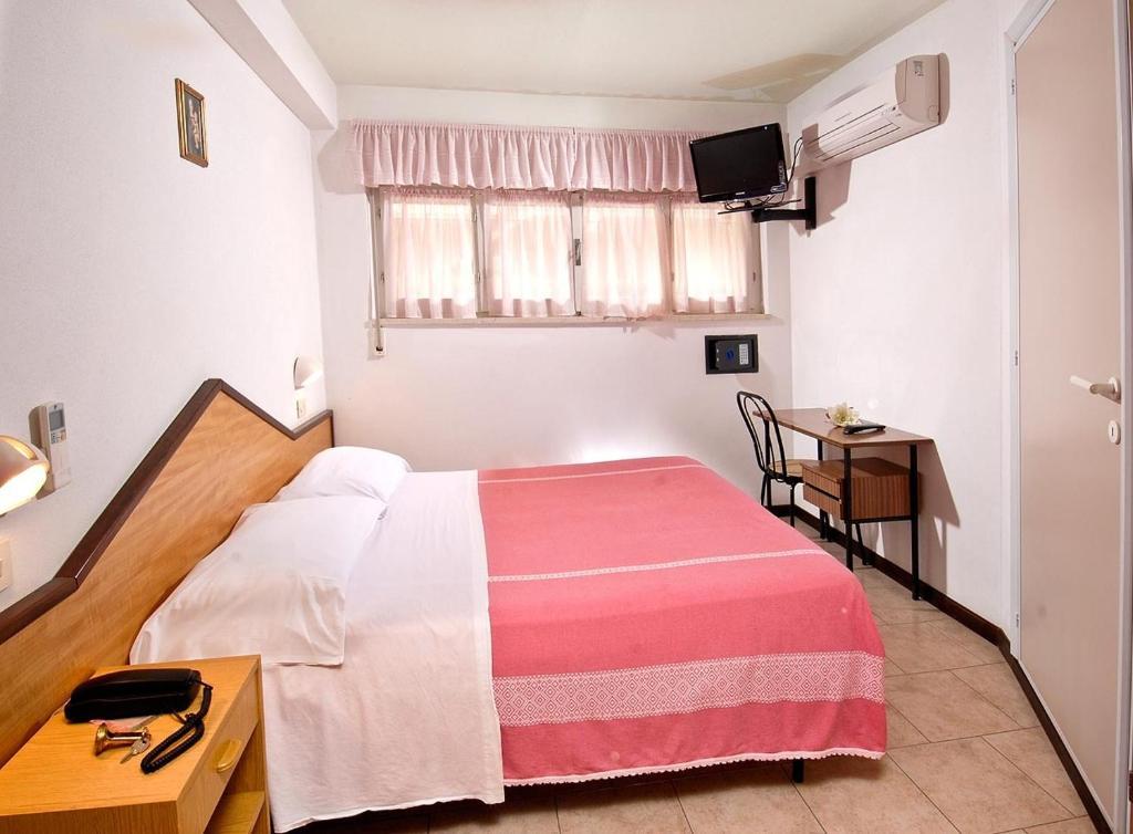 Economy Double or Twin Room,14567780:JPEG