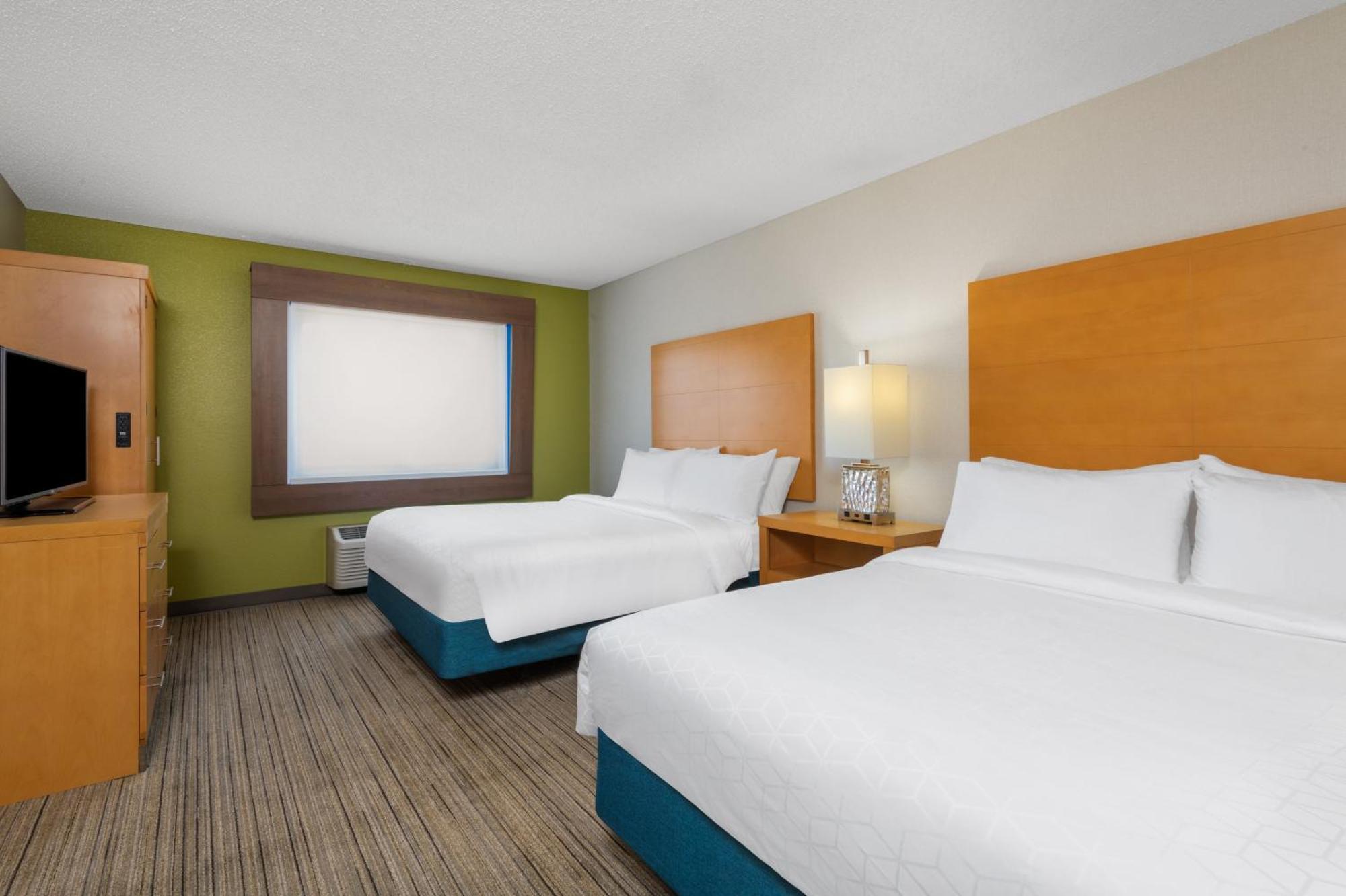 Queen Suite - Disability Access Tub/Non-Smoking