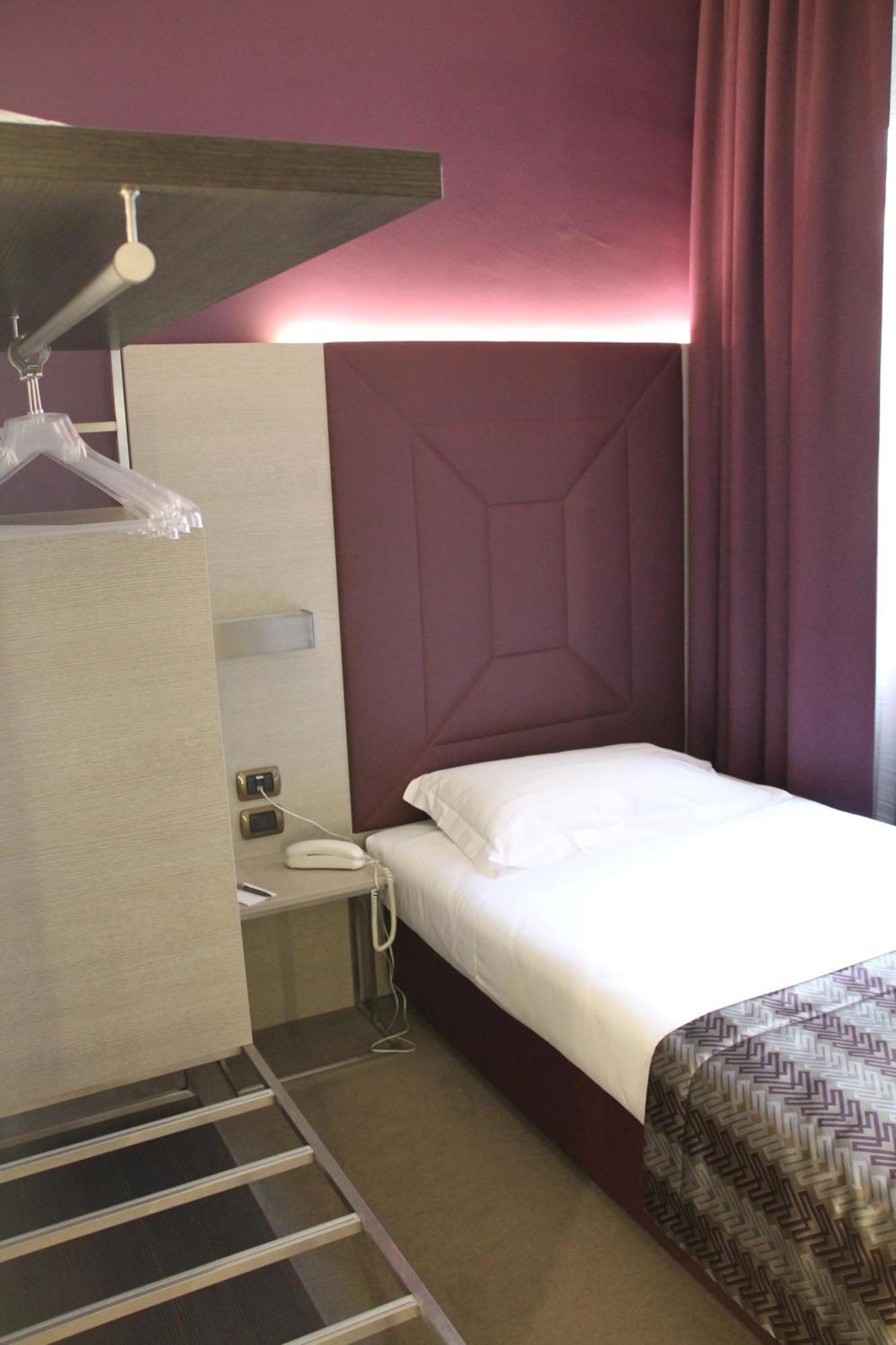 Superior Single Room,110261373:JPEG
