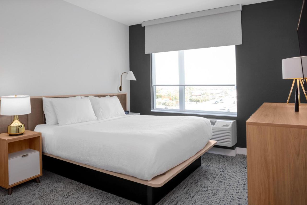 King Studio with Sofa Bed and City View - Hearing Accessible
