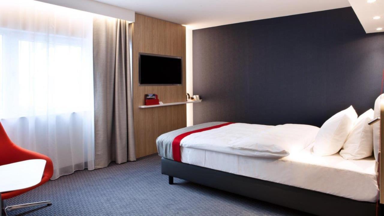 Standard Queen Room Extra Floor Space