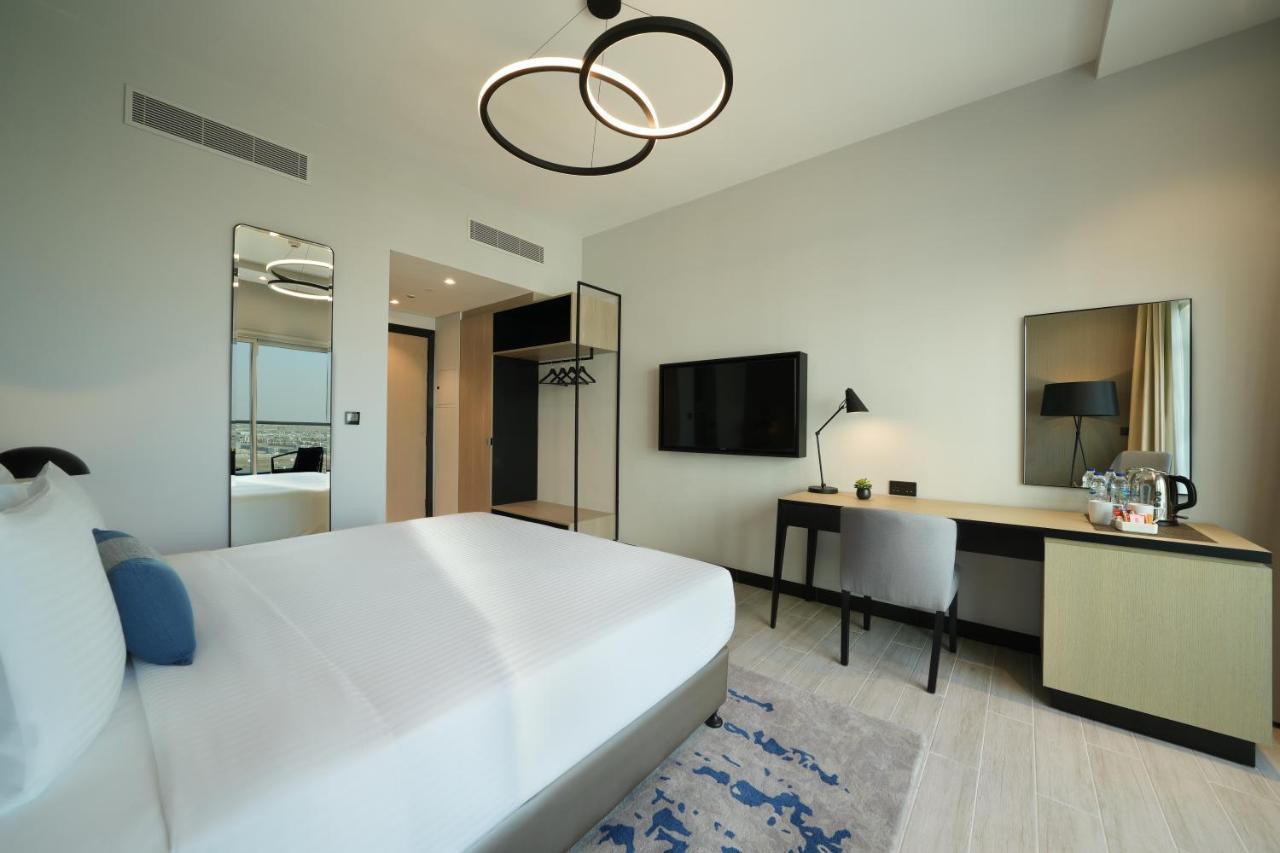 Guest Room – King Bed