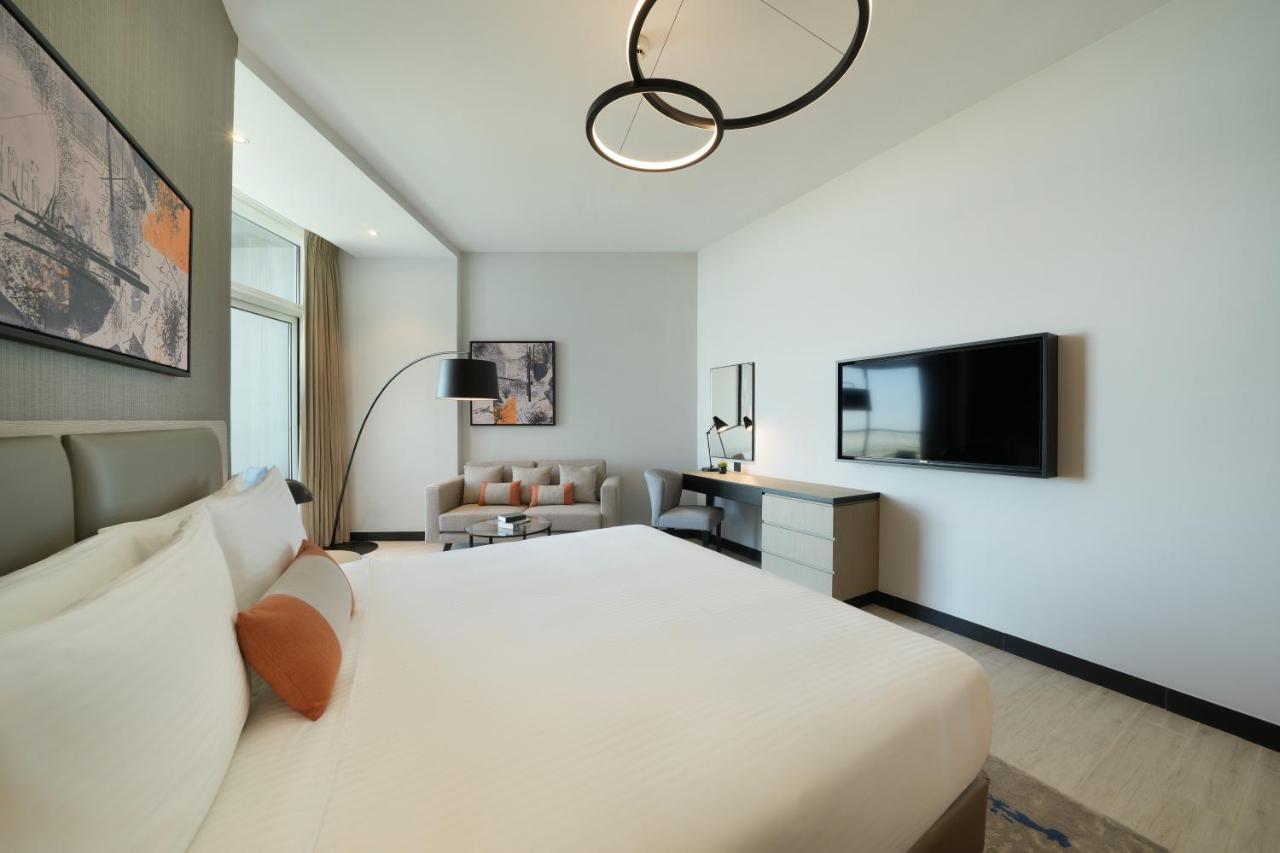 Spacious Room – King Bed