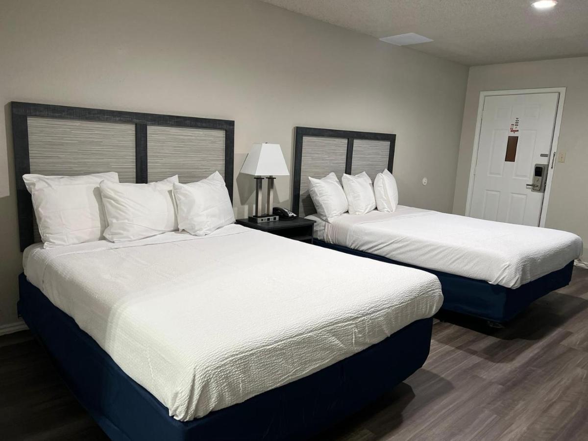 Deluxe Queen Room with Two Queen Beds