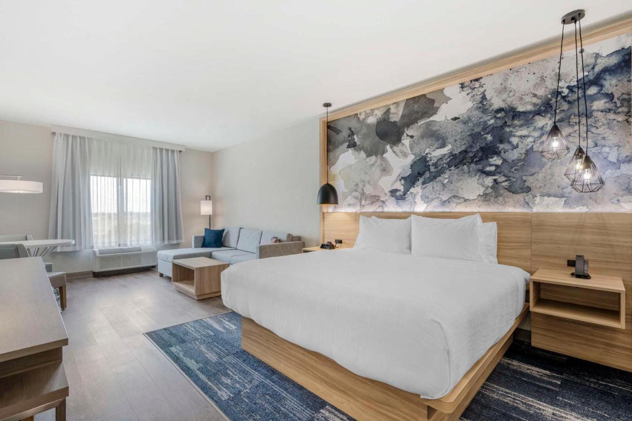 King Suite with Sofa Bed and Walk-In Shower - Non-Smoking