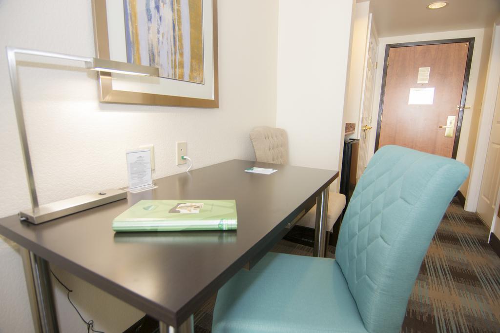 Superior King Studio Suite - Non-Smoking