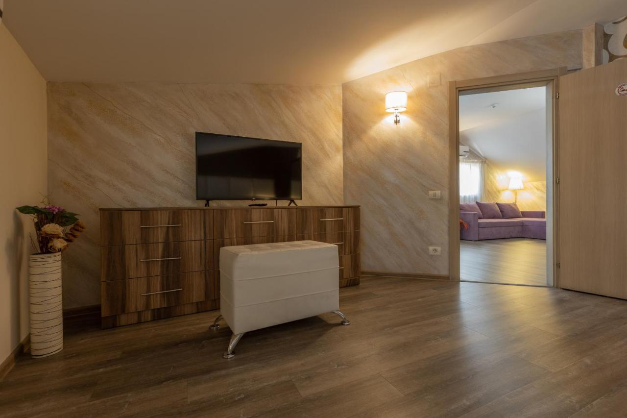One-Bedroom Suite