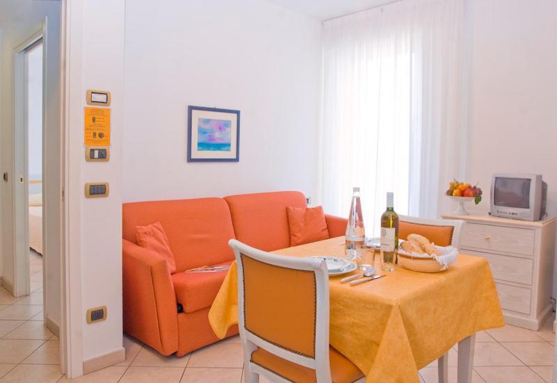 One-Bedroom Apartment,1089197239:JPEG