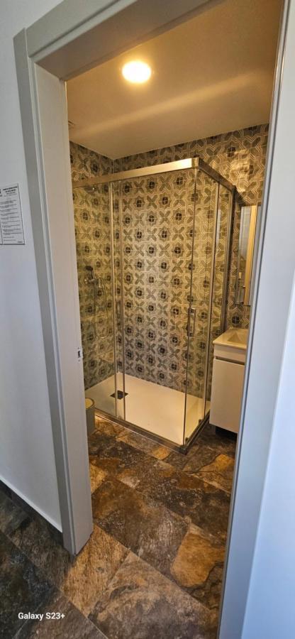 Triple Room,1492205308:JPEG