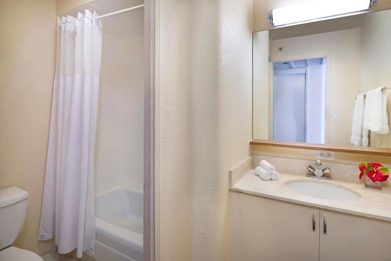 Twin Room Bathroom