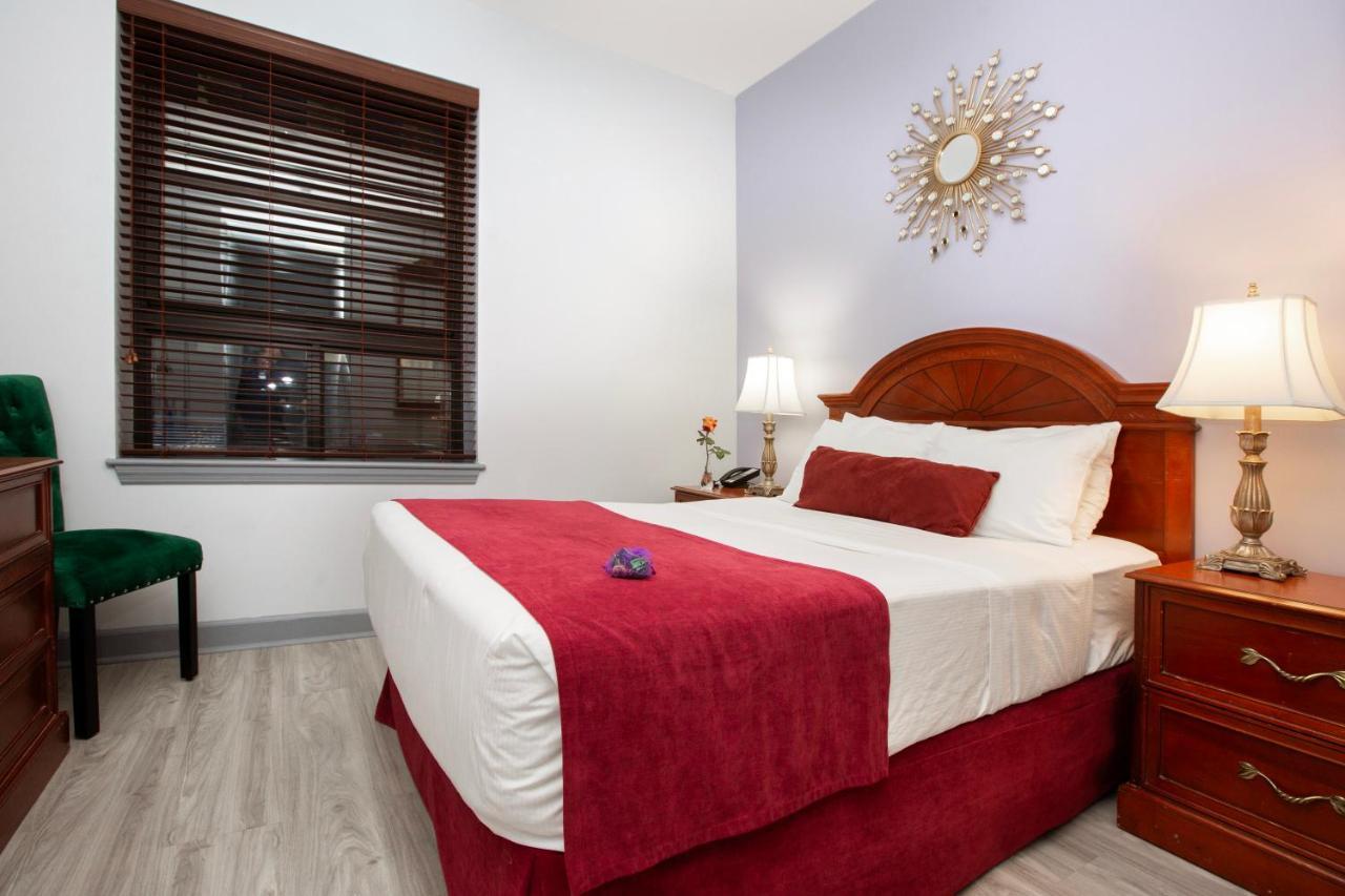 Quarto com Cama de Casal