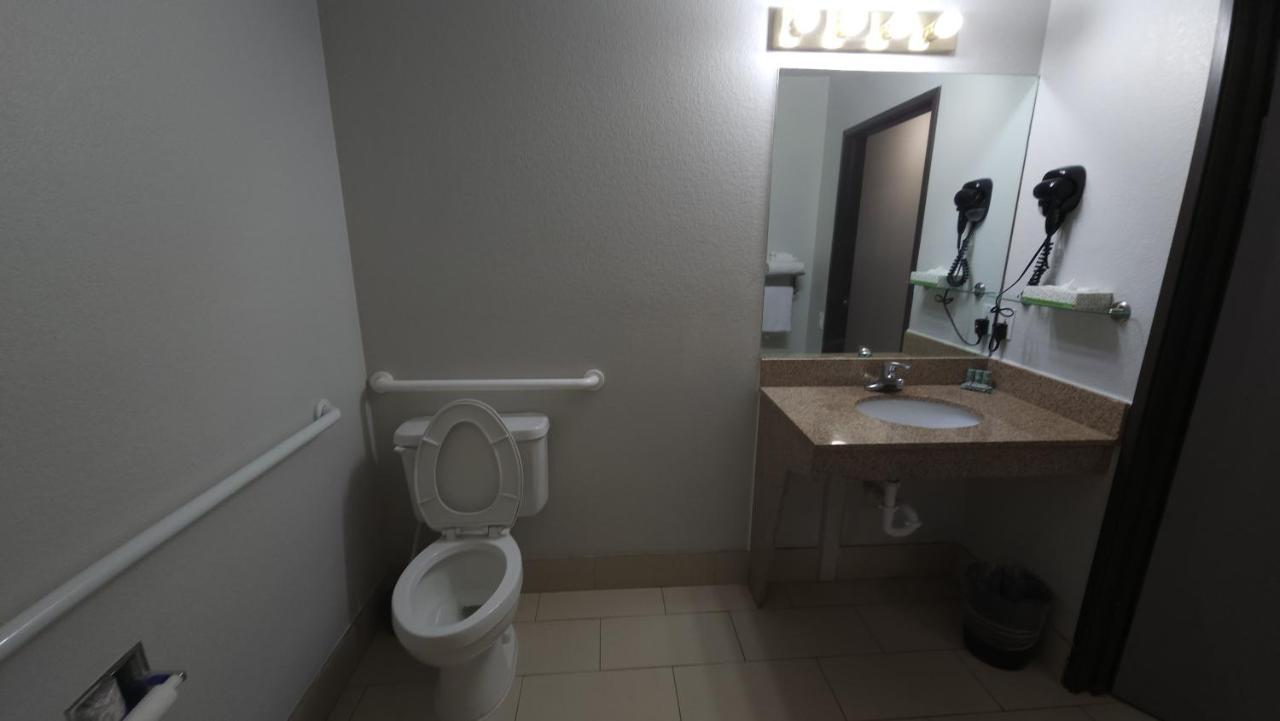 Queen Room with Two Queen Beds and Roll-In Shower - Mobility Accessible