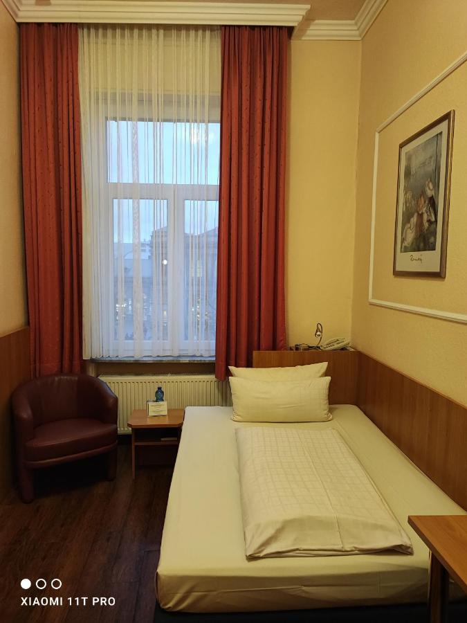 Single Room Air Conditioning