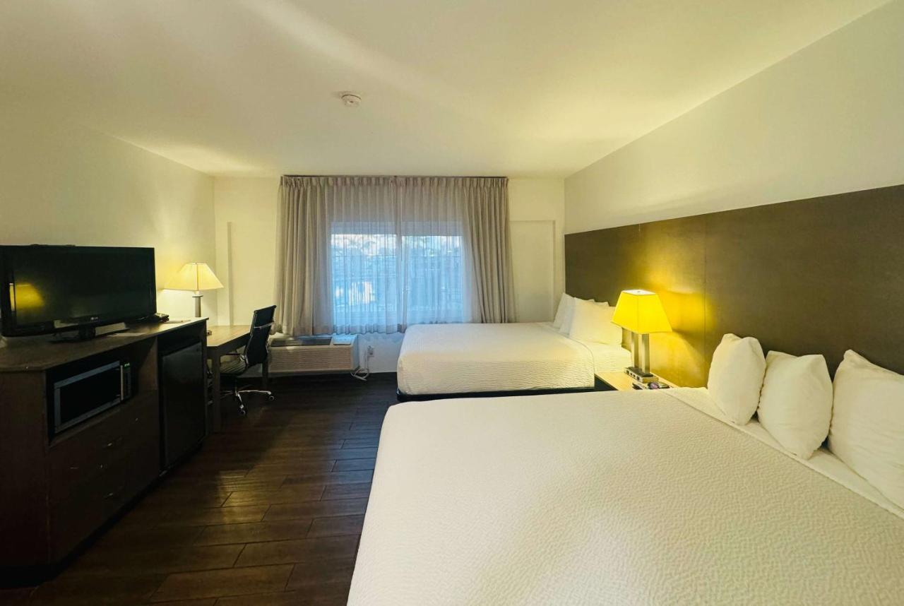 Queen Room with Two Queen Beds - Non-Smoking