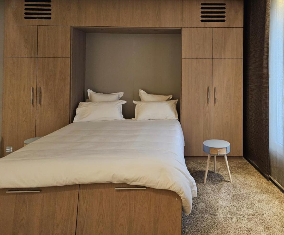 Familiekamer met Kingsize Bed en Slaapbank - Apart Gebouw
