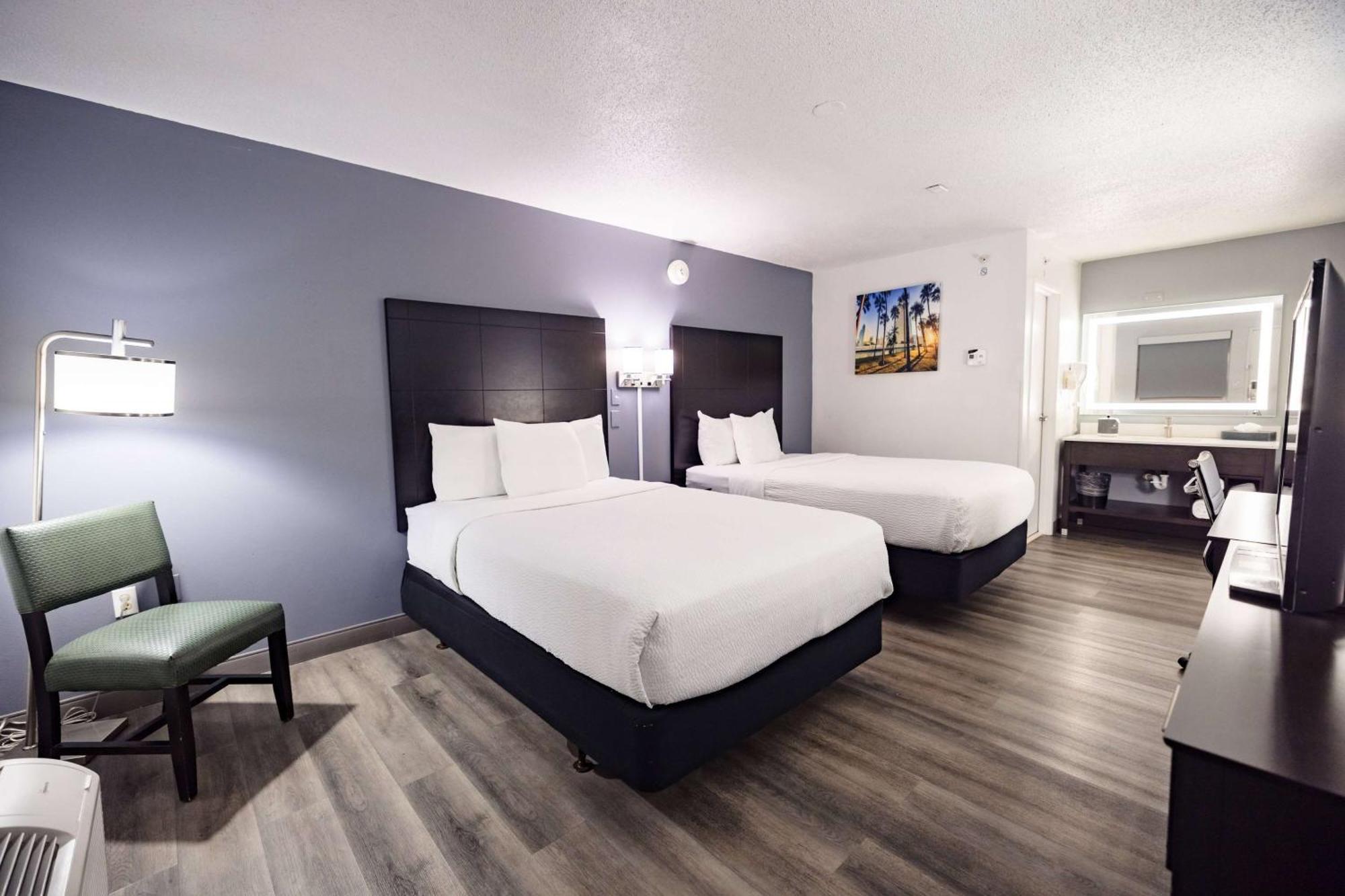 Double Room with Two Double Beds - Non-Smoking