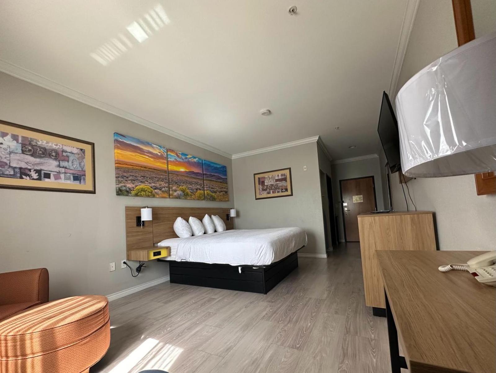 King Room - Mobility Access/Non-Smoking