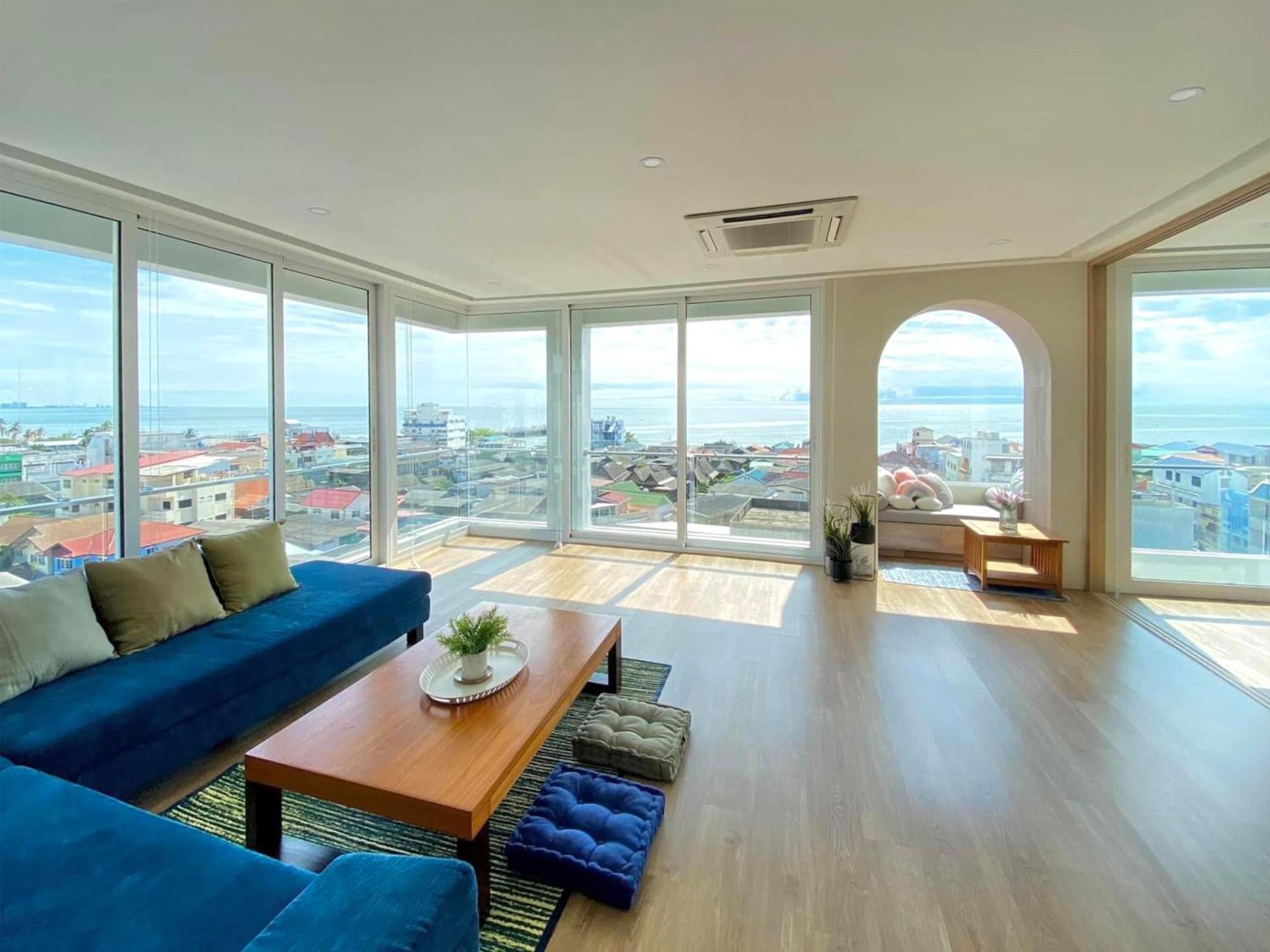 Family Room with Sea View