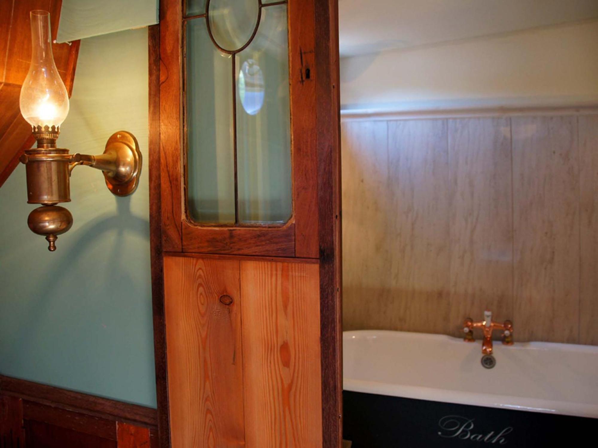 Classic Double Room Bath
