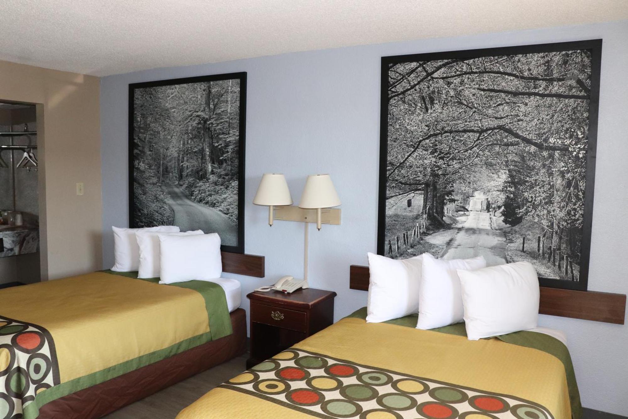 Double Room with Two Double Beds - Smoking