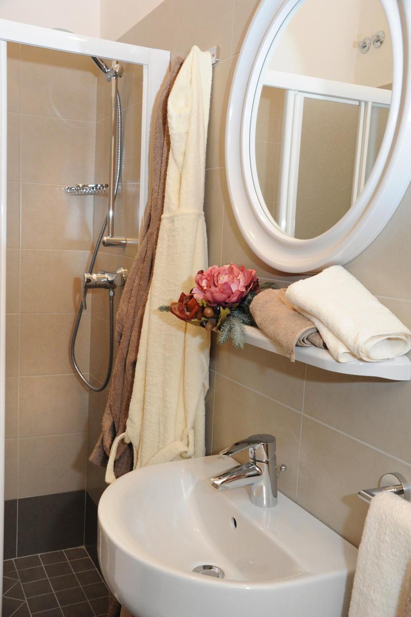 Camera Tripla Comfort con Doccia