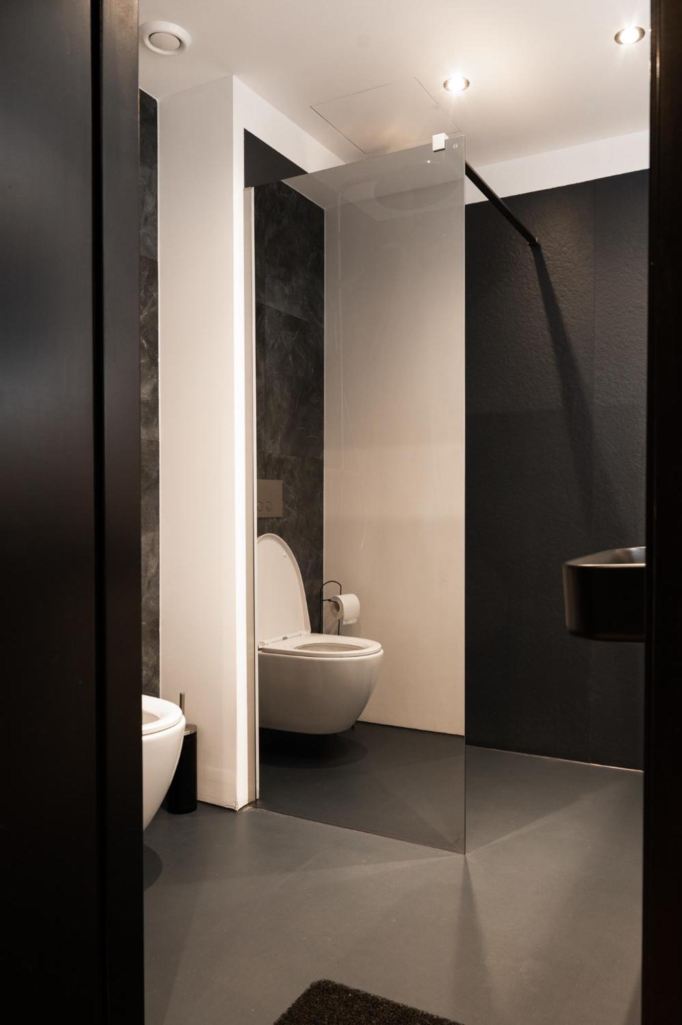 Standard Room 6 Guests