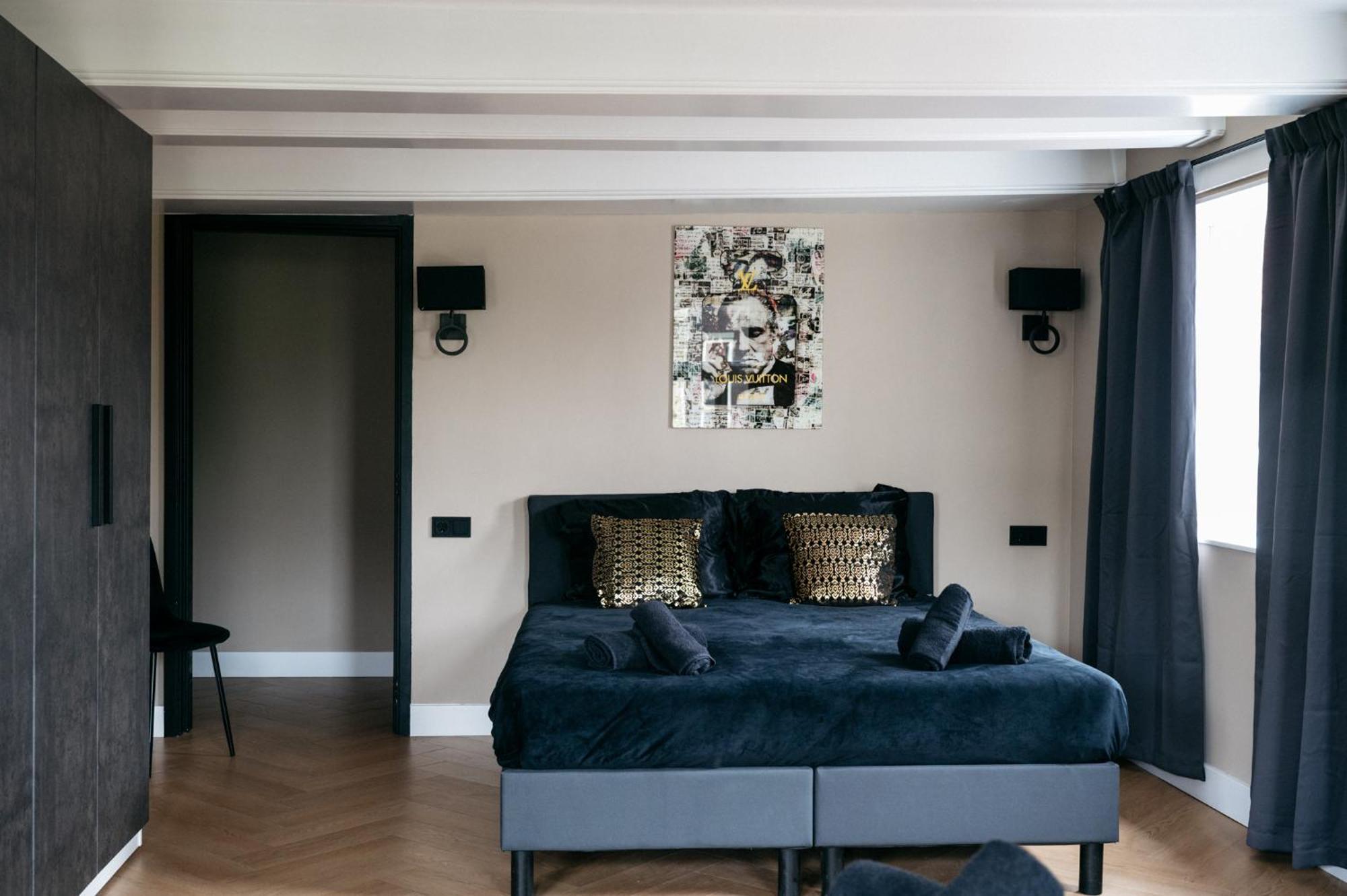 Standard Room 6 Guests