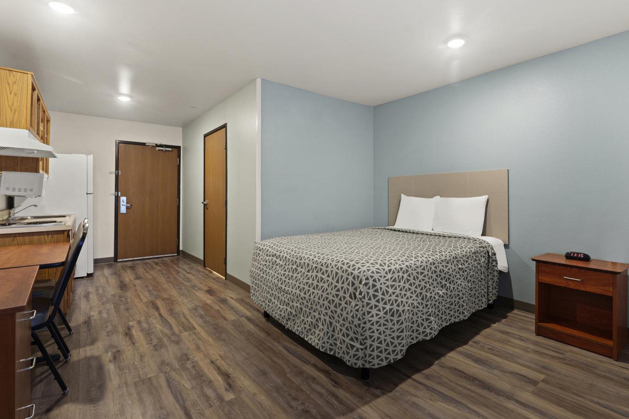 Standard Double Room - Accessible/Non-Smoking