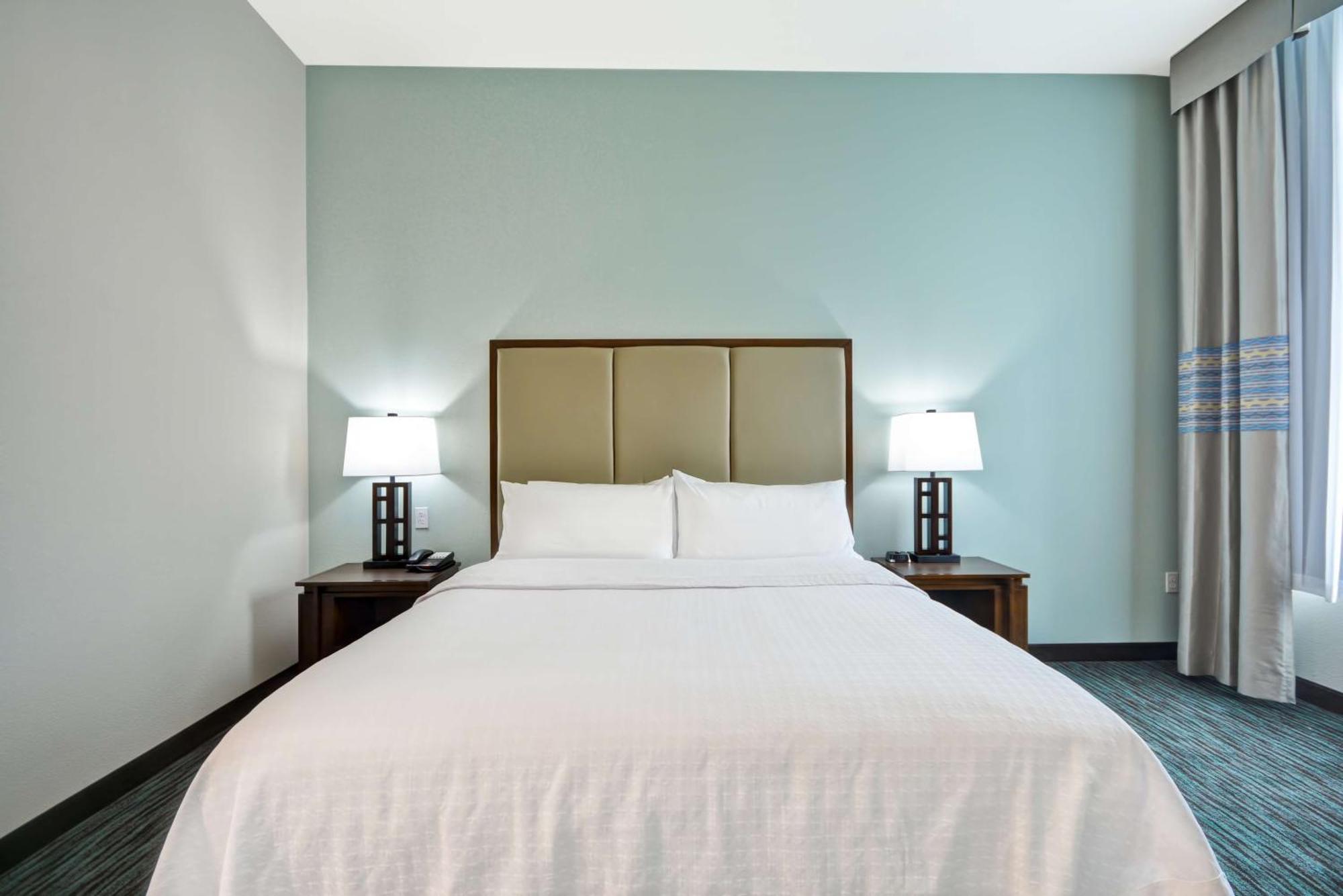 One-Bedroom King Suite with Ocean View
