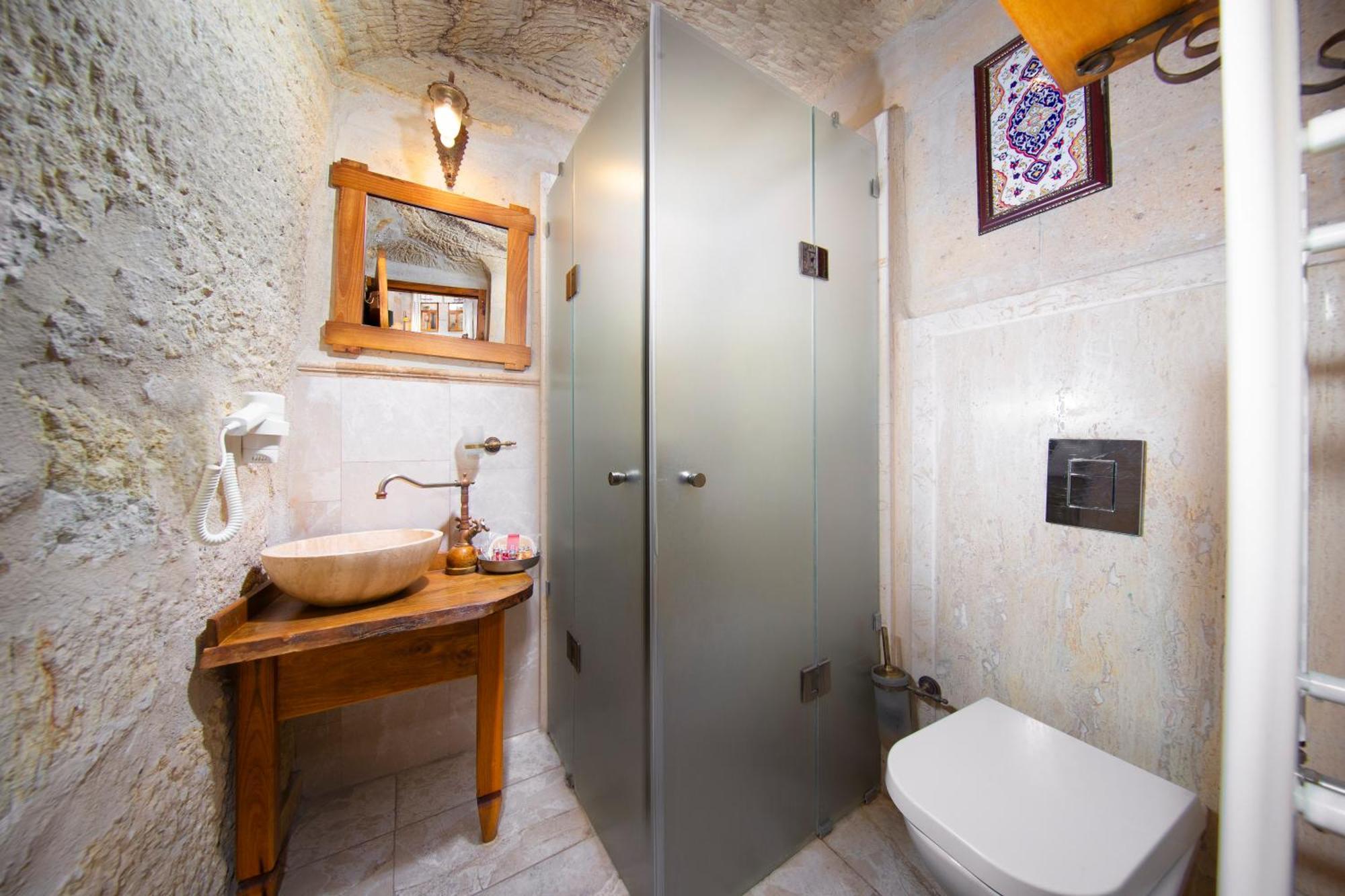 Twin  Stone Room