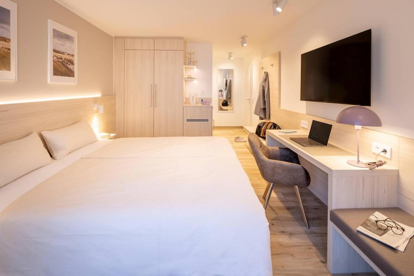 Large Double Room