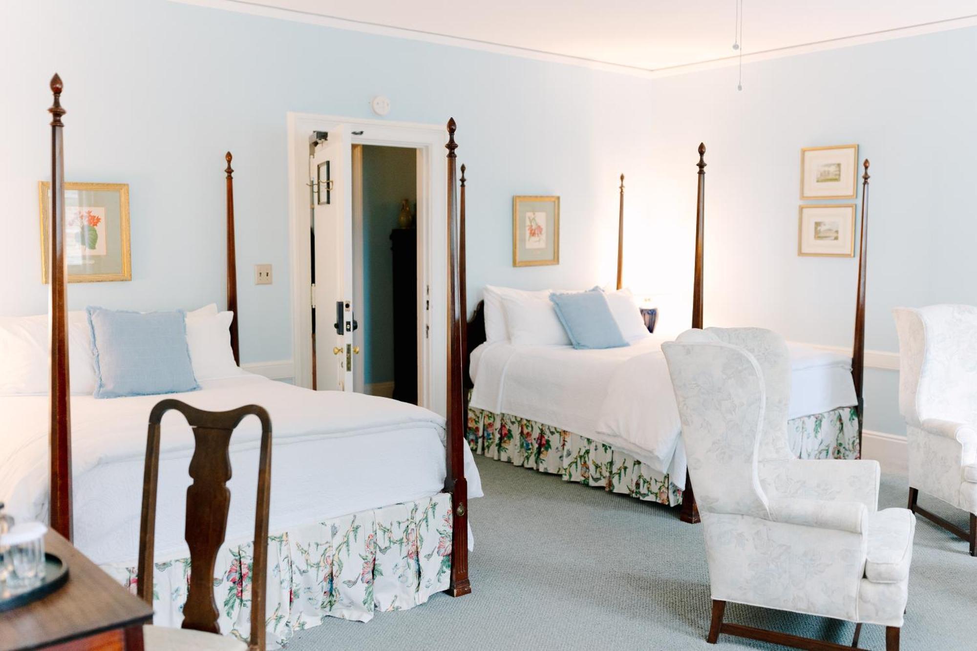 Deluxe Queen Room