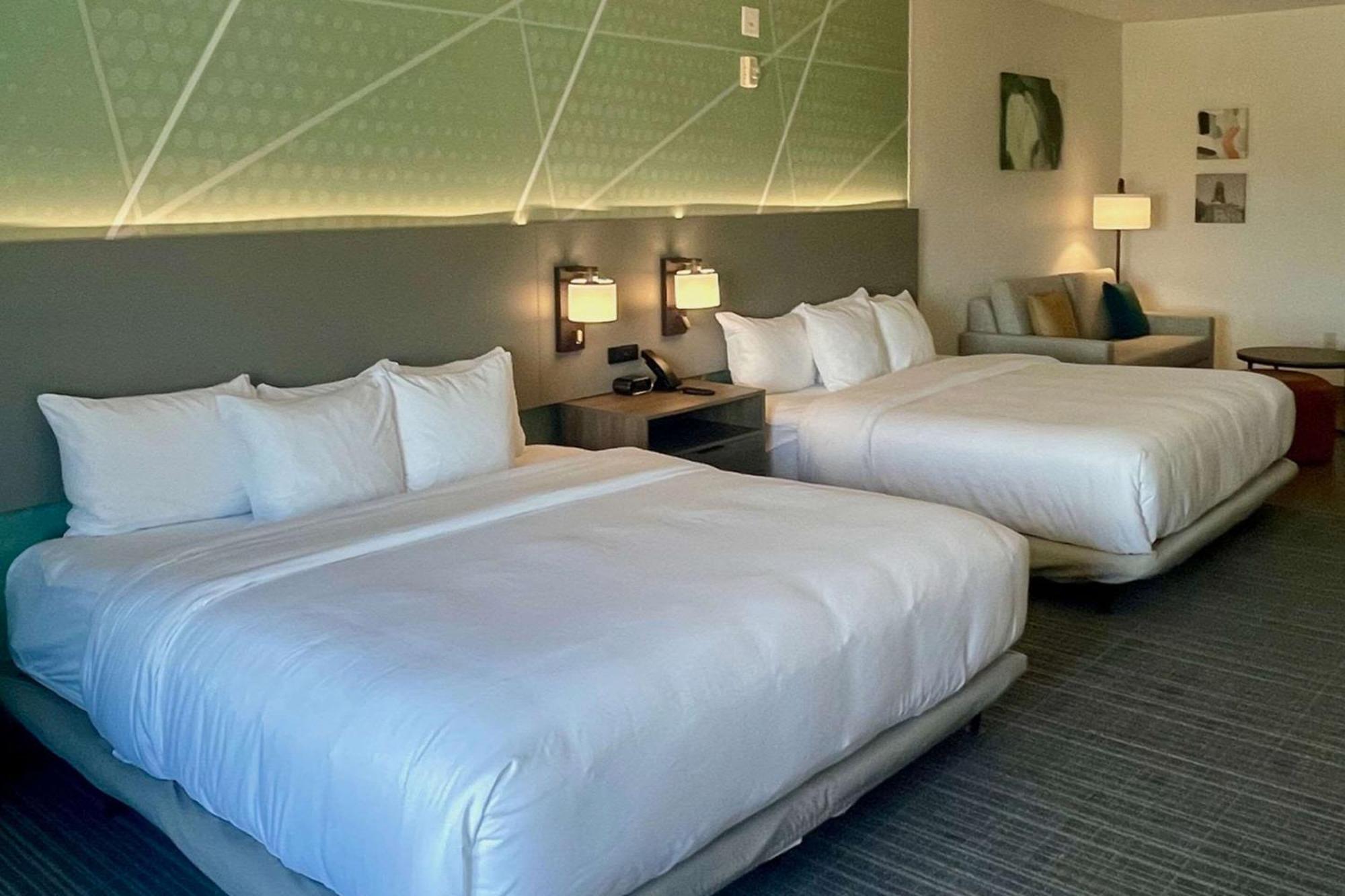 Queen Suite Two Queen Beds Roll Shower Accessible or Non-Smoking,1500119341:JPEG