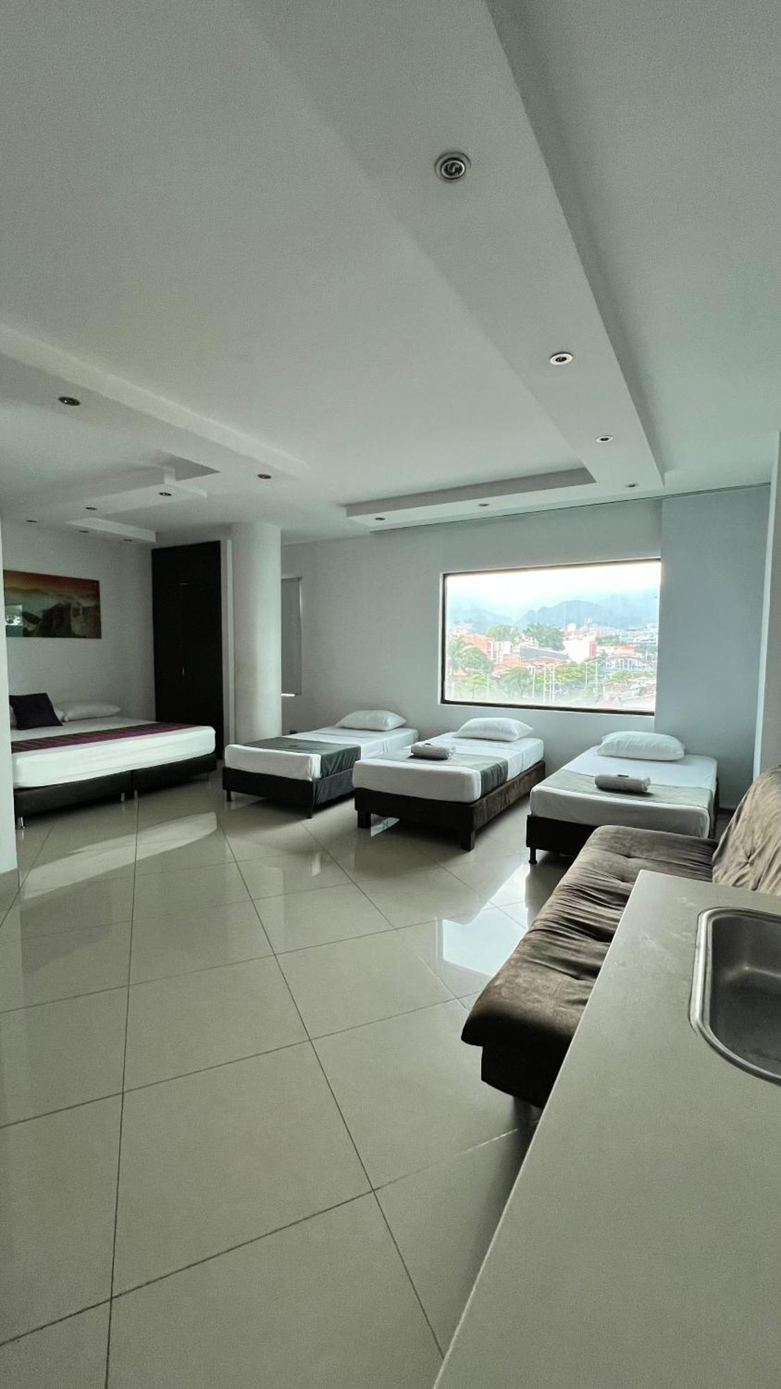Standard Family Room,1504330330:JPEG