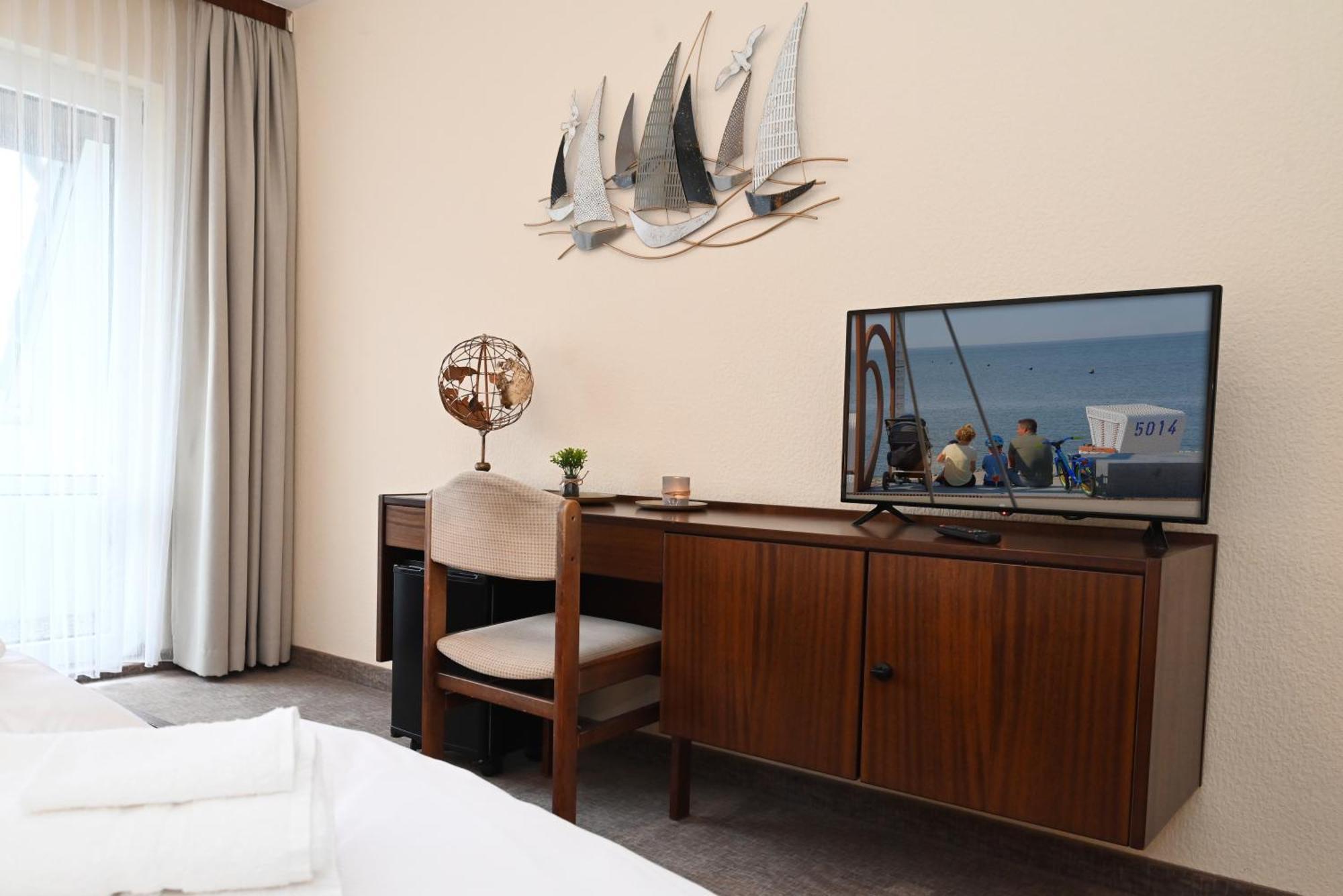 Double Room Balcony Partial Sea View