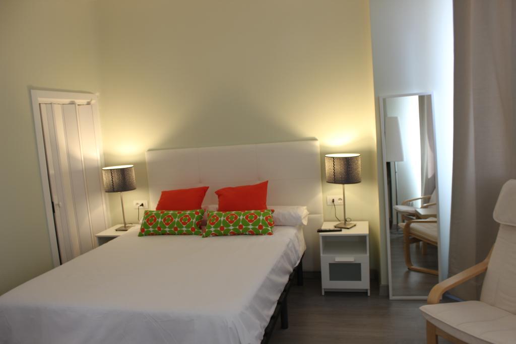 Queen Room,183582903:JPEG