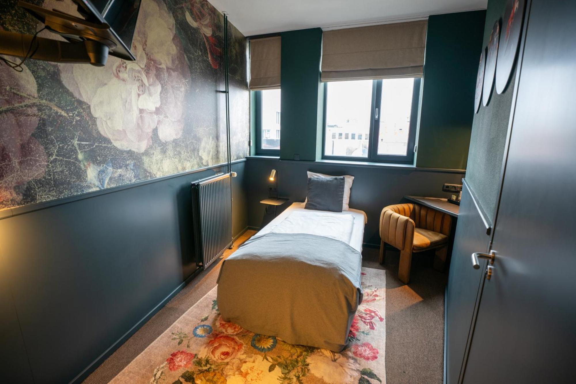 Single Room,1516408678:JPEG