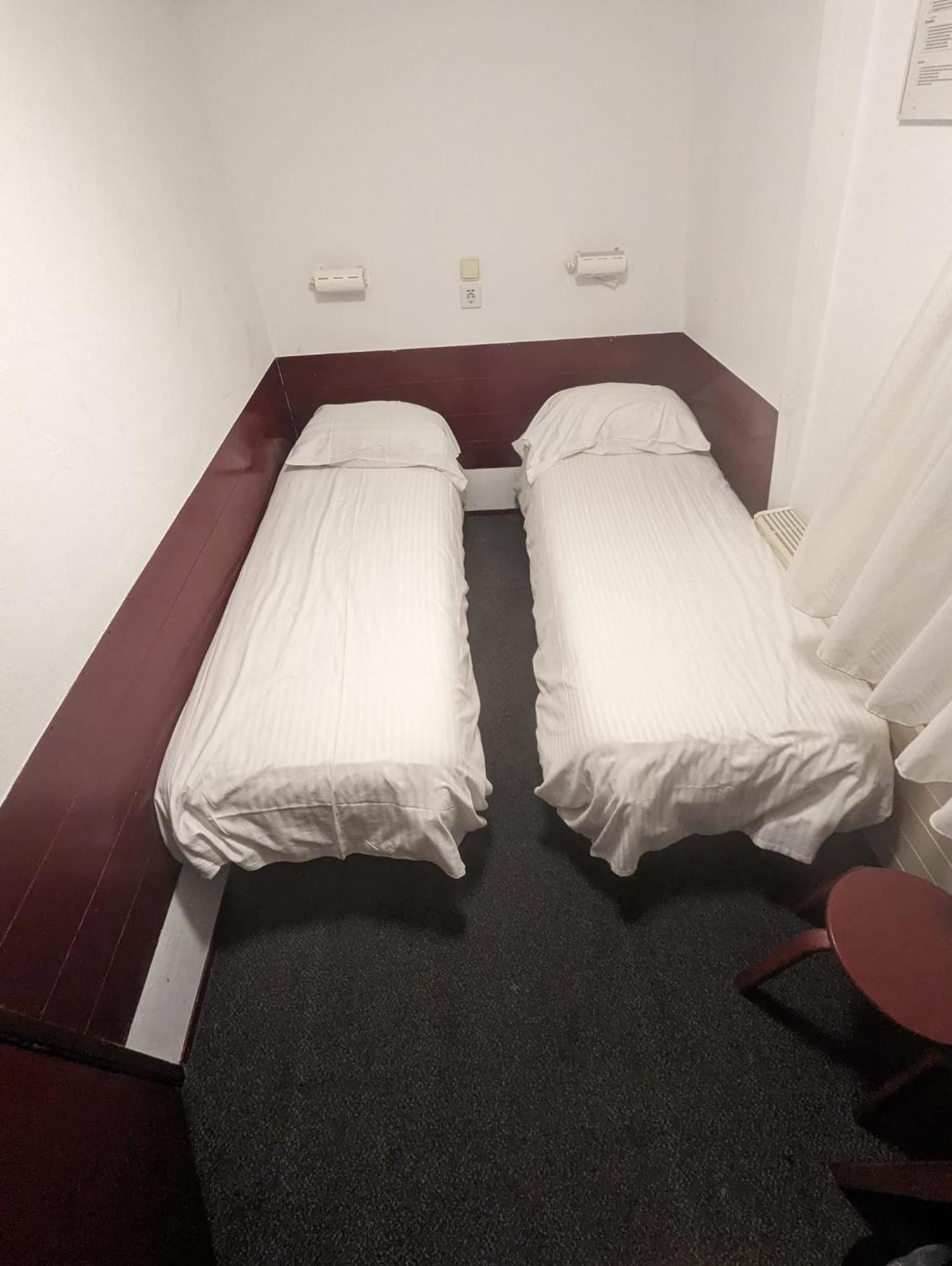 Standard Twin Room with Shared Bathroom