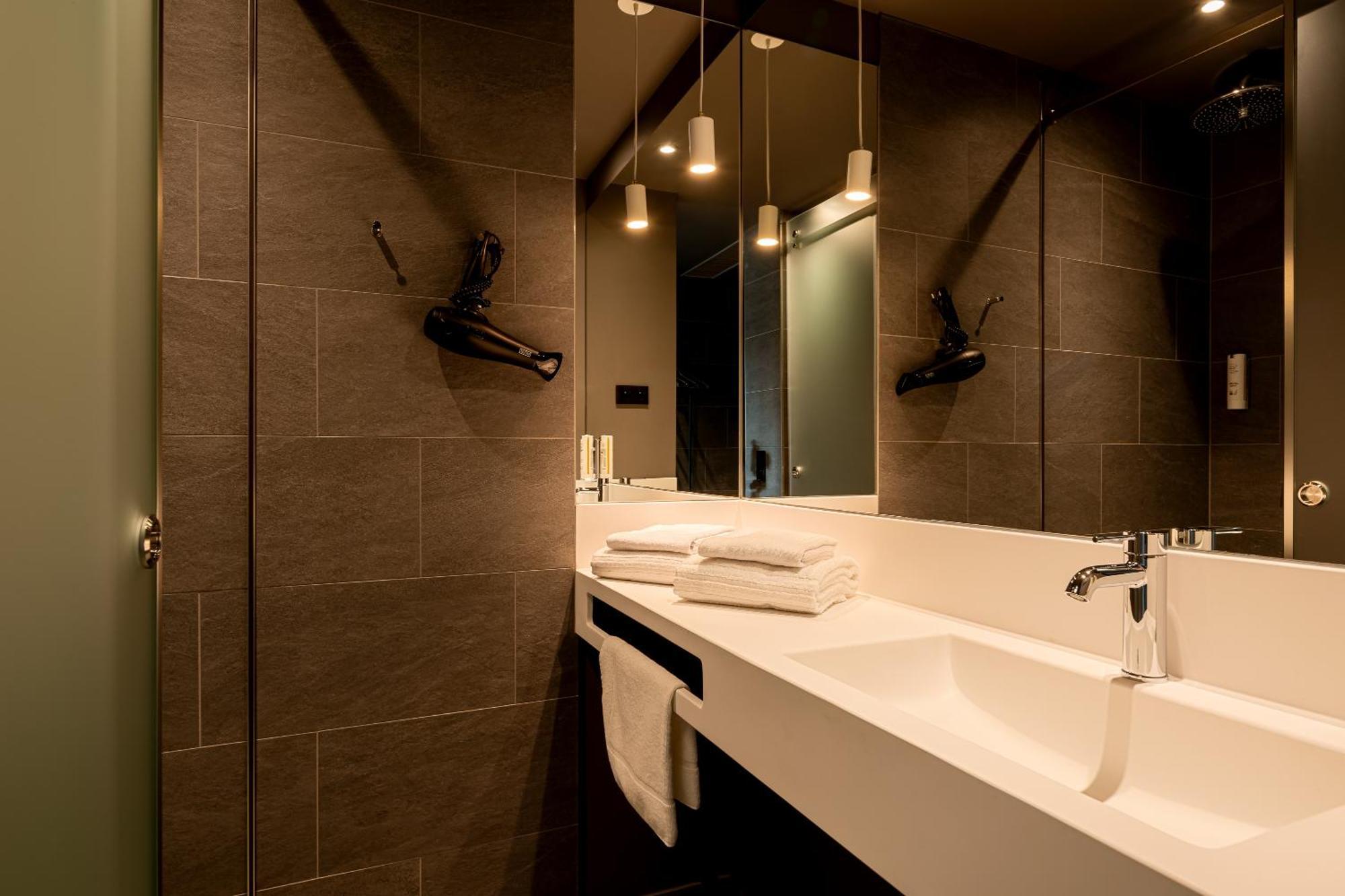 Quarto com 2 Camas de Solteiro - Acesso para Hóspedes com Mobilidade Reduzida