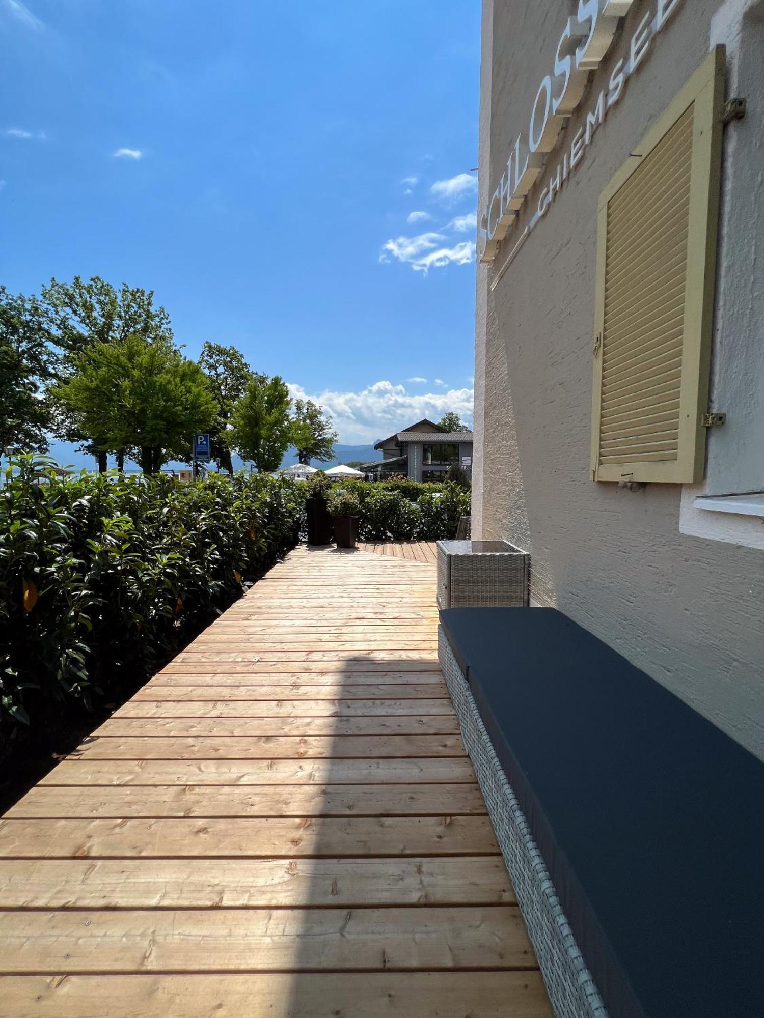 Double or Twin Room terrace lake view