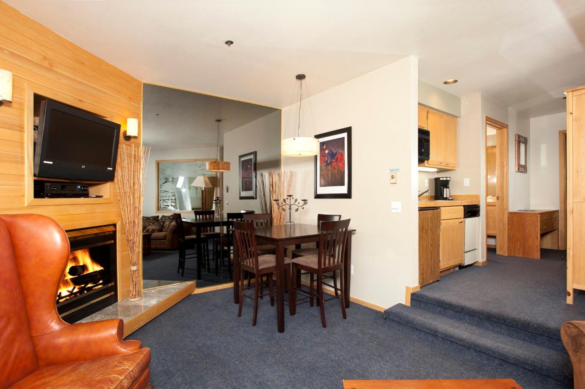 One-Bedroom Apartment,1518188095:JPEG